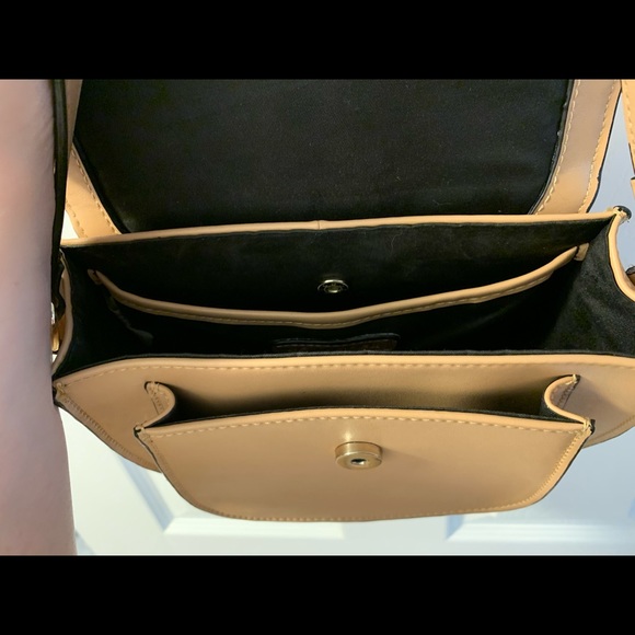 100% Leather KC Jagger Crossbody Bag - Picture 10 of 10